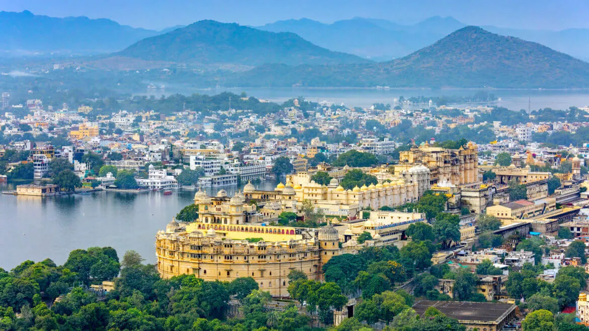Arrive in Udaipur